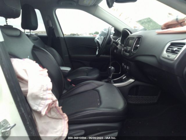 3C4NJCBB1JT233845 Jeep Compass Latitude