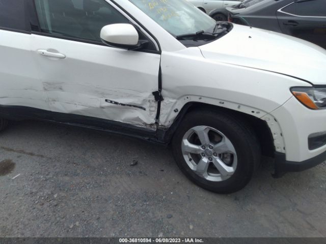 3C4NJCBB1JT233845 Jeep Compass Latitude