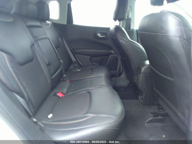 3C4NJCBB1JT233845 Jeep Compass Latitude