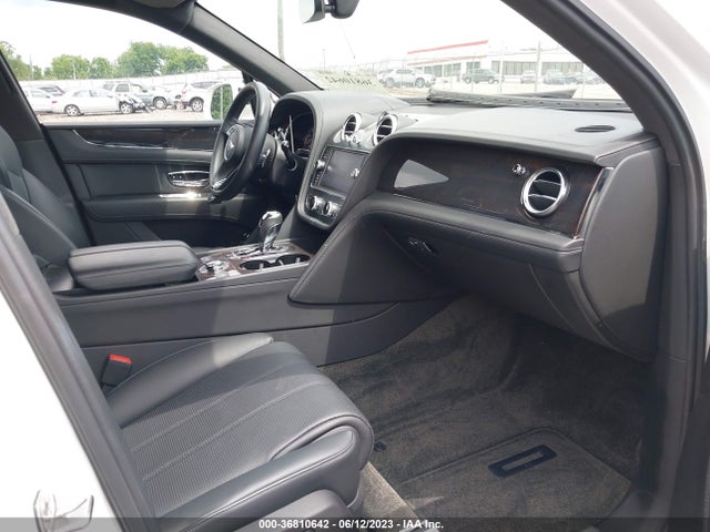2019 Bentley Bentayga, VIN: SJAAM2ZV2KC024581