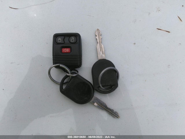 2005 FORD FREESTYLE LIMITED VIN: 1FMDK06115GA77028