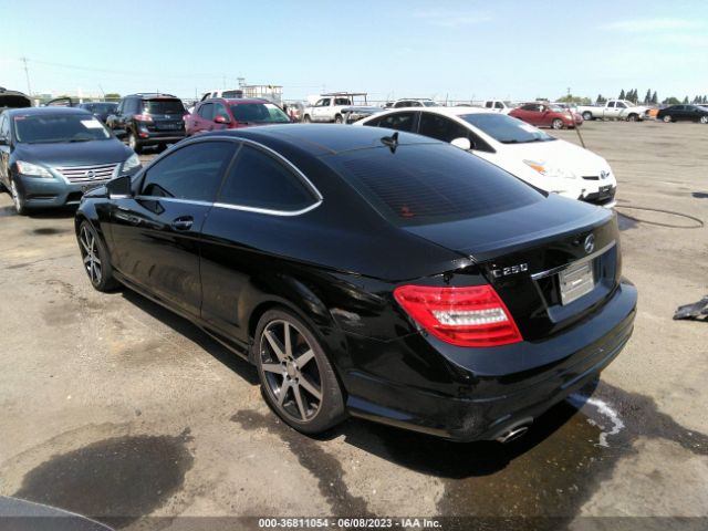 WDDGJ4HBXFG389213 Mercedes-Benz C-class C 250