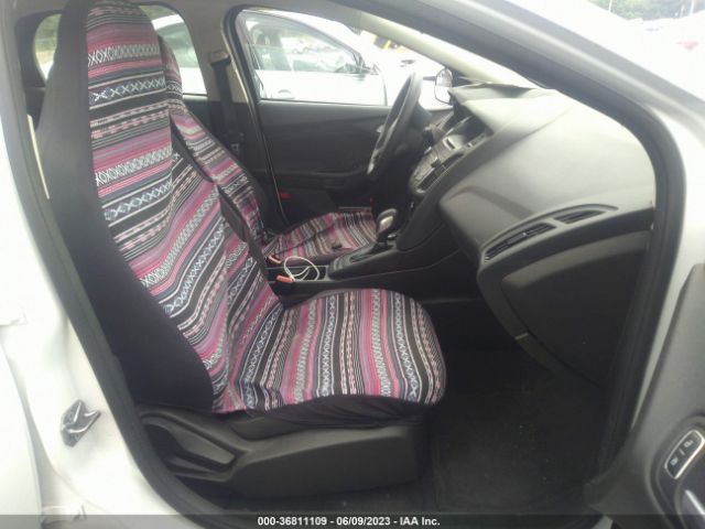 1FADP3K25HL286294 Ford FOCUS SE
