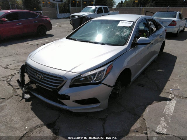 Hyundai SONATA SE 2017 5NPE24AF3HH553928 Image 2