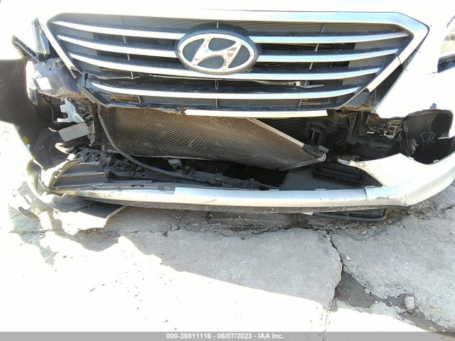 Hyundai SONATA SE 2017 5NPE24AF3HH553928 Image 8