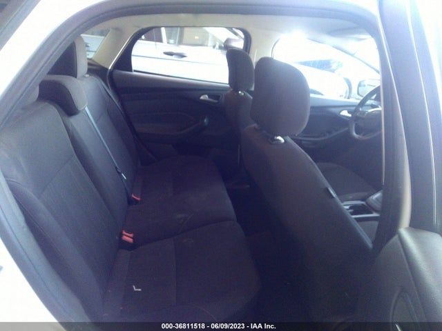 2016 FORD FOCUS SE VIN: 1FADP3K24GL263832
