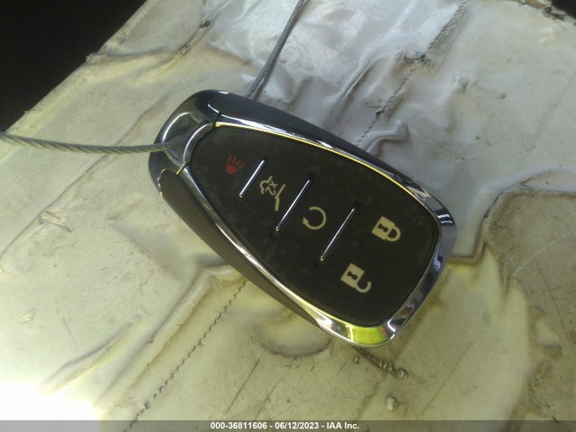2GNAXKEX6J6194048 Chevrolet EQUINOX LT