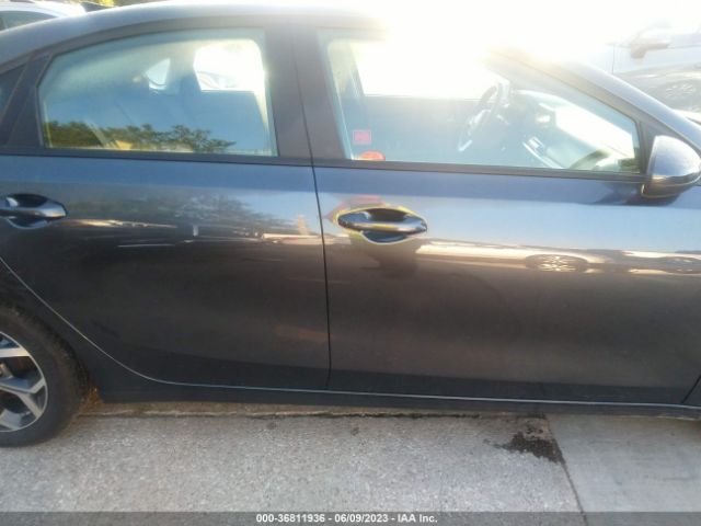 3KPF24AD8ME267204 KIA Forte Lxs