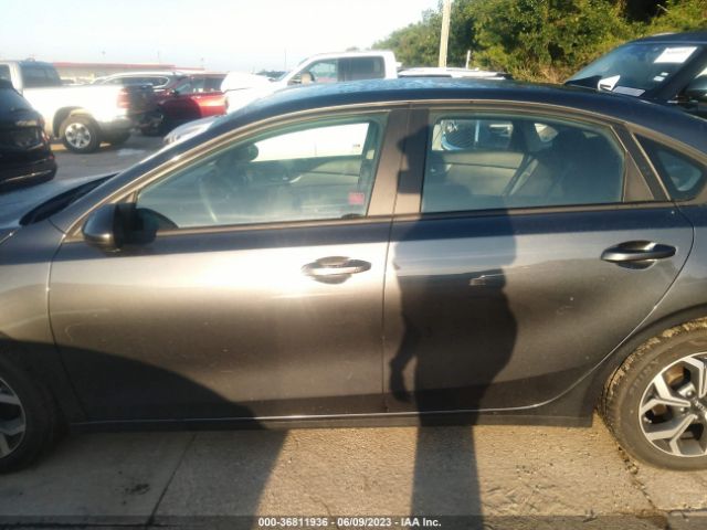 3KPF24AD8ME267204 KIA Forte Lxs