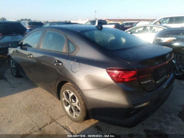 3KPF24AD8ME267204 KIA Forte Lxs