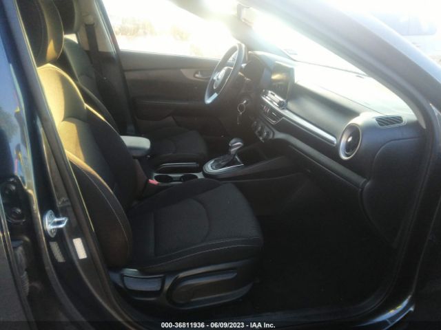 3KPF24AD8ME267204 KIA Forte Lxs