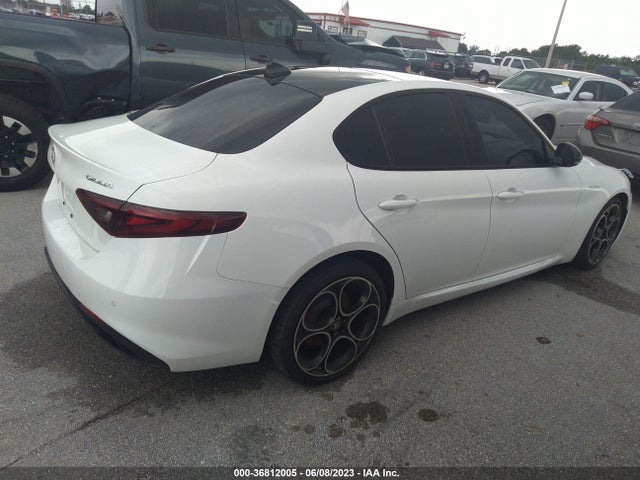 2022 Alfa Romeo Giulia, VIN: ZARFAMBN3N7653837