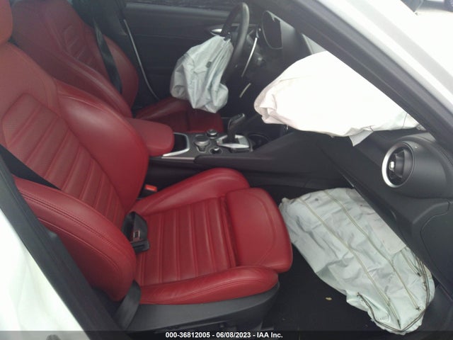2022 Alfa Romeo Giulia, VIN: ZARFAMBN3N7653837