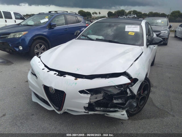 2022 Alfa Romeo Giulia, VIN: ZARFAMBN3N7653837