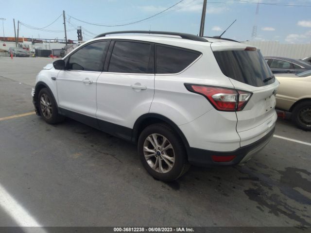 1FMCU0GD7JUB17333 Ford ESCAPE SE