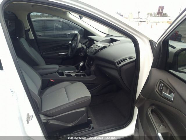 1FMCU0GD7JUB17333 Ford ESCAPE SE