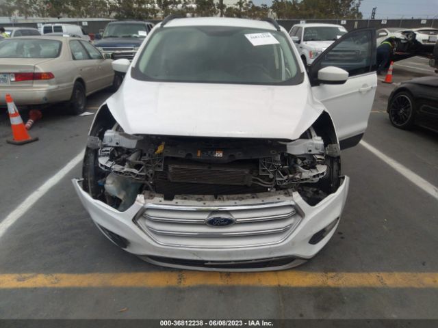 1FMCU0GD7JUB17333 Ford ESCAPE SE