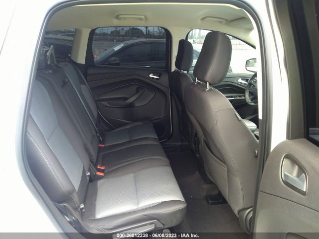 1FMCU0GD7JUB17333 Ford ESCAPE SE