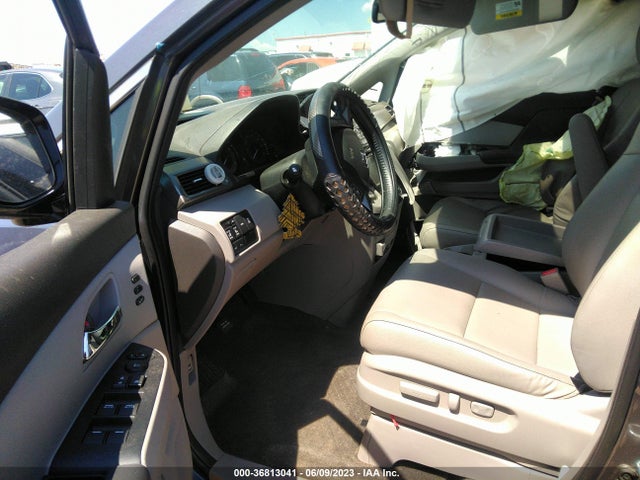 Honda Odyssey Touring 2016 5FNRL5H95GB033246 Image 5