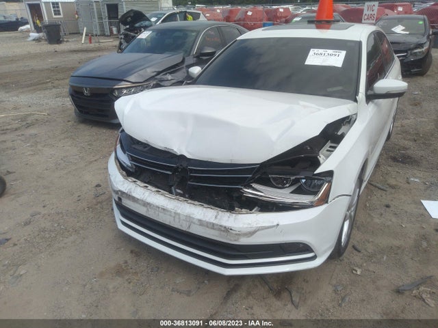 3VWL17AJ5HM399231 Volkswagen Jetta 1.8t Sel