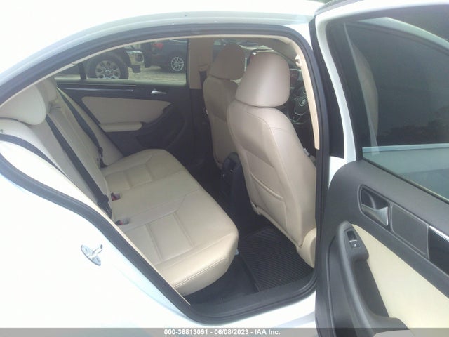 3VWL17AJ5HM399231 Volkswagen Jetta 1.8t Sel