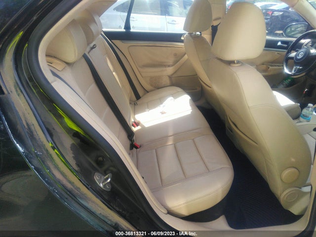 2010 VOLKSWAGEN JETTA SEDAN LIMITED VIN: 3VWRX7AJ2AM093991