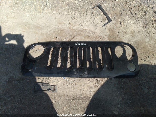 1C4BJWDGXFL511271 Jeep Wrangler Unlimited Sport