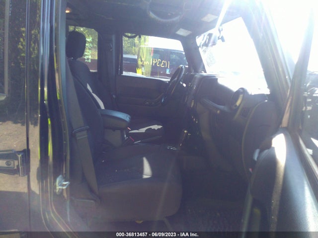 1C4BJWDGXFL511271 Jeep Wrangler Unlimited Sport