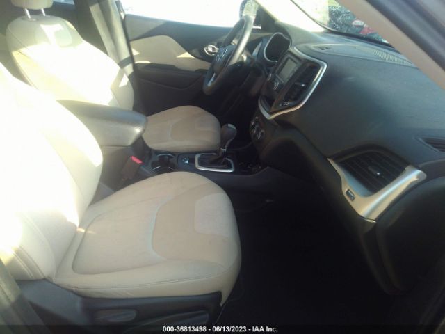 1C4PJLAB3GW275379 Jeep Cherokee Sport
