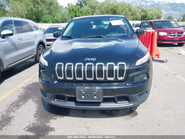 1C4PJLAB7HW623394 Jeep Cherokee Sport