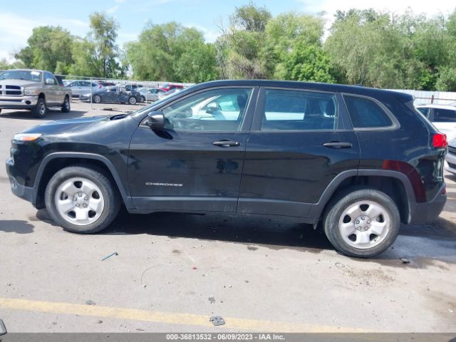 1C4PJLAB7HW623394 Jeep Cherokee Sport