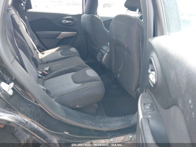 1C4PJLAB7HW623394 Jeep Cherokee Sport