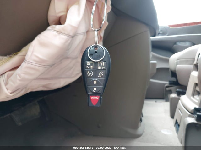 2014 CHRYSLER TOWN & COUNTRY TOURING-L VIN: 2C4RC1CG6ER228482