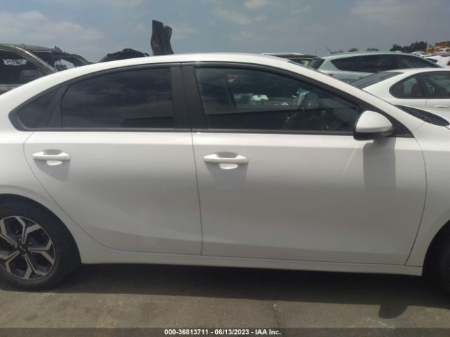 3KPF24ADXKE137910 KIA Forte Lxs
