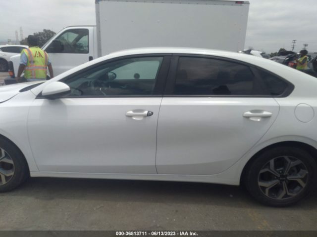 3KPF24ADXKE137910 KIA Forte Lxs
