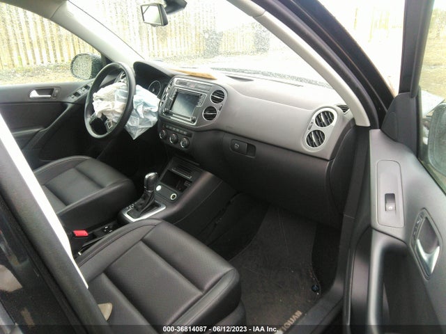 WVGAV7AX7HK036757 Volkswagen TIGUAN S