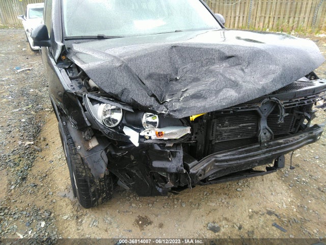 WVGAV7AX7HK036757 Volkswagen TIGUAN S