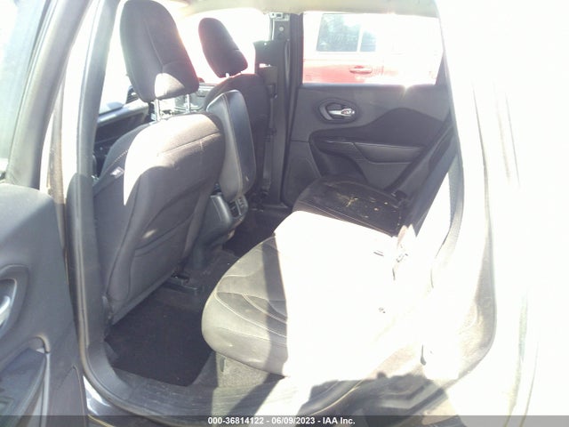 1C4PJLCBXGW234440 Jeep Cherokee Latitude