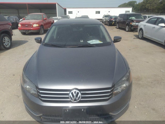 1VWAT7A36EC113354 Volkswagen Passat Wolfsburg Ed