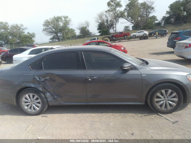1VWAT7A36EC113354 Volkswagen Passat Wolfsburg Ed