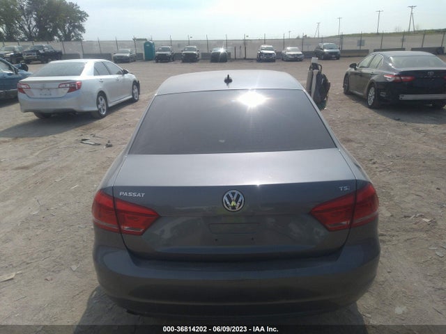 1VWAT7A36EC113354 Volkswagen Passat Wolfsburg Ed