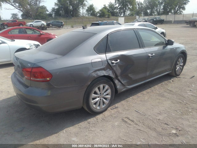1VWAT7A36EC113354 Volkswagen Passat Wolfsburg Ed
