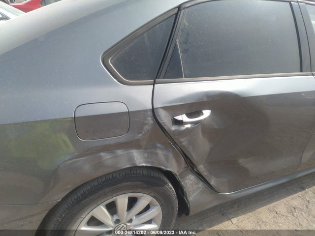 1VWAT7A36EC113354 Volkswagen Passat Wolfsburg Ed