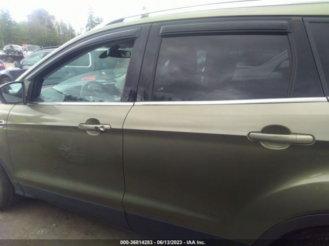 1FMCU9JX7EUA22882 Ford Escape Titanium