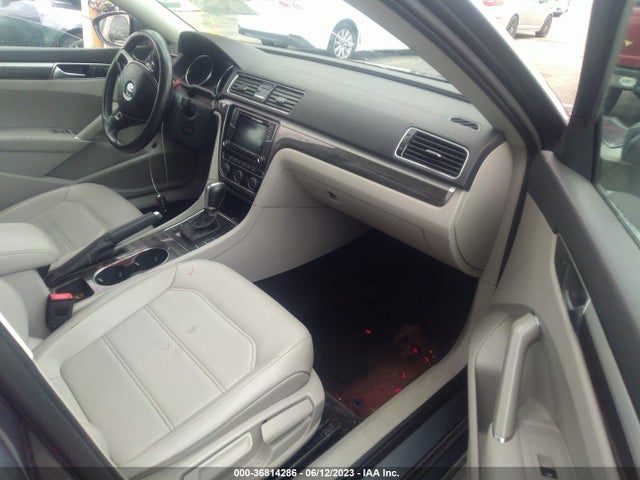 1VWBA7A30JC050160 Volkswagen Passat 2.0t Se