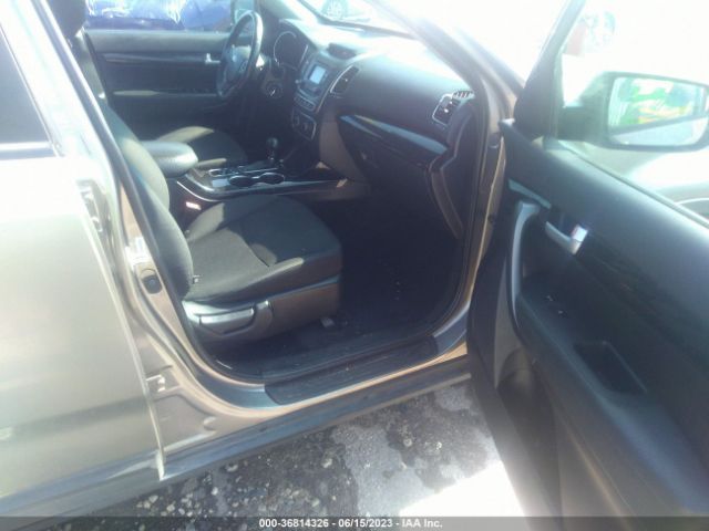 5XYKTCA60FG571530 KIA SORENTO LX