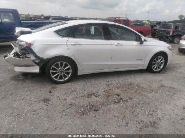 3FA6P0LU0HR244737 Ford Fusion Hybrid Se