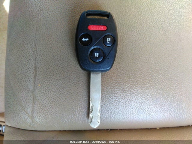 2011 HONDA ACCORD SDN EX-L VIN: 1HGCP2F80BA057363