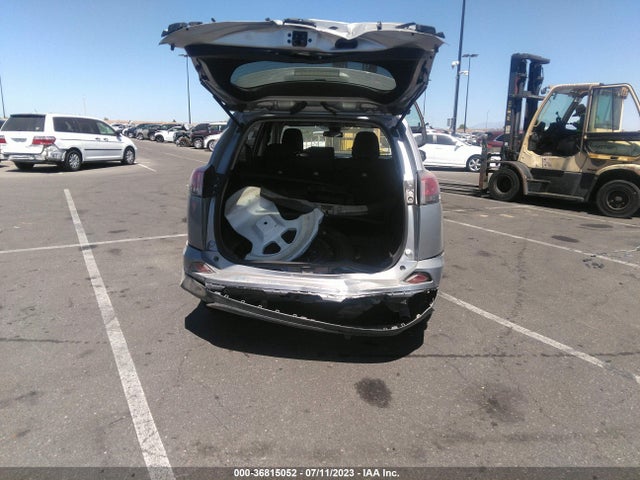 Toyota RAV4 LE 2018 JTMZFREV6JJ181793 Image 17