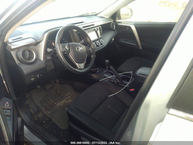 Toyota RAV4 LE 2018 JTMZFREV6JJ181793 Image 5